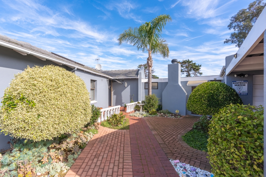 4 Bedroom Property for Sale in Edgemead Western Cape